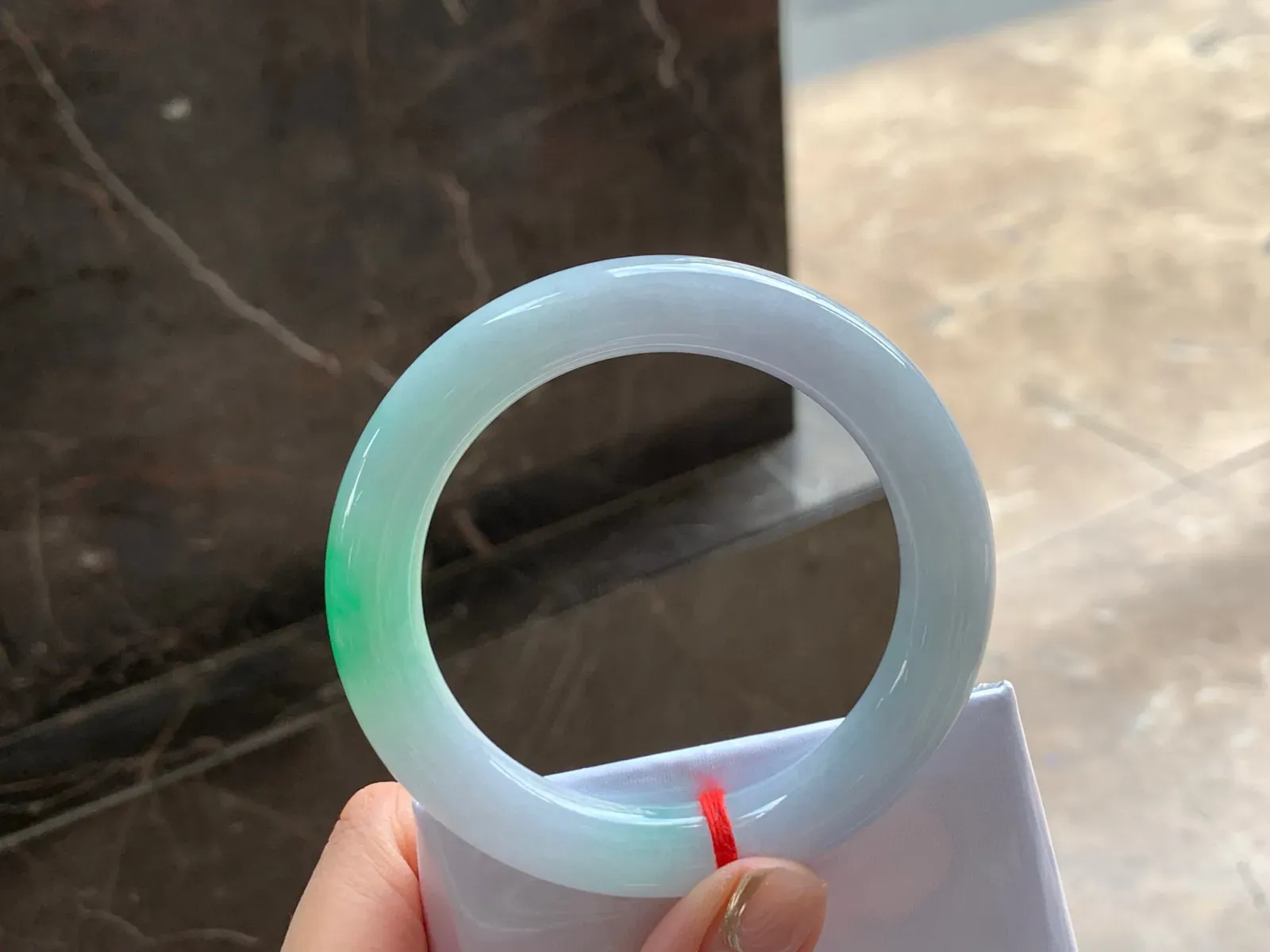 带色福镯
细腻 56/11