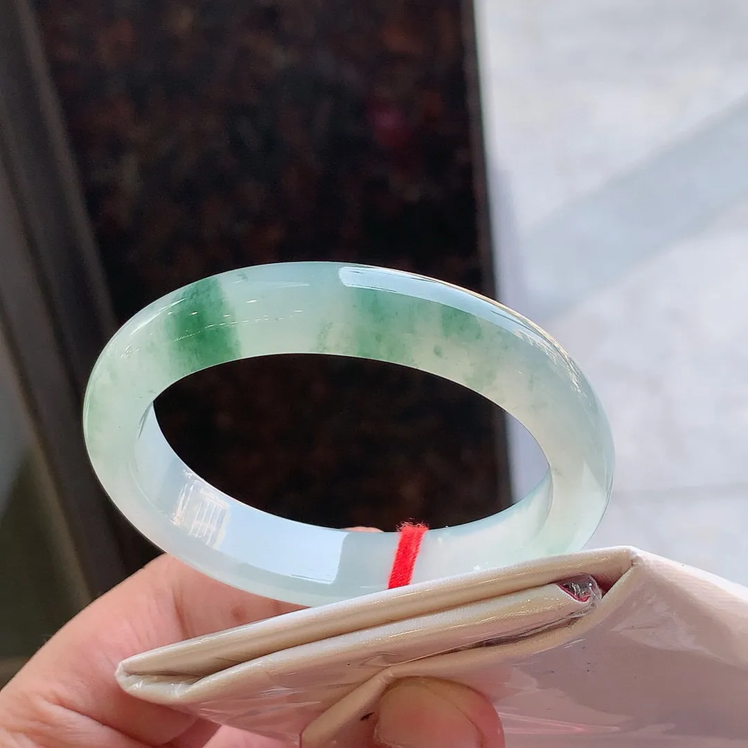 贵妃高冰飘花 无瑕 尺寸:51.6/11/7.2 花美 种水好