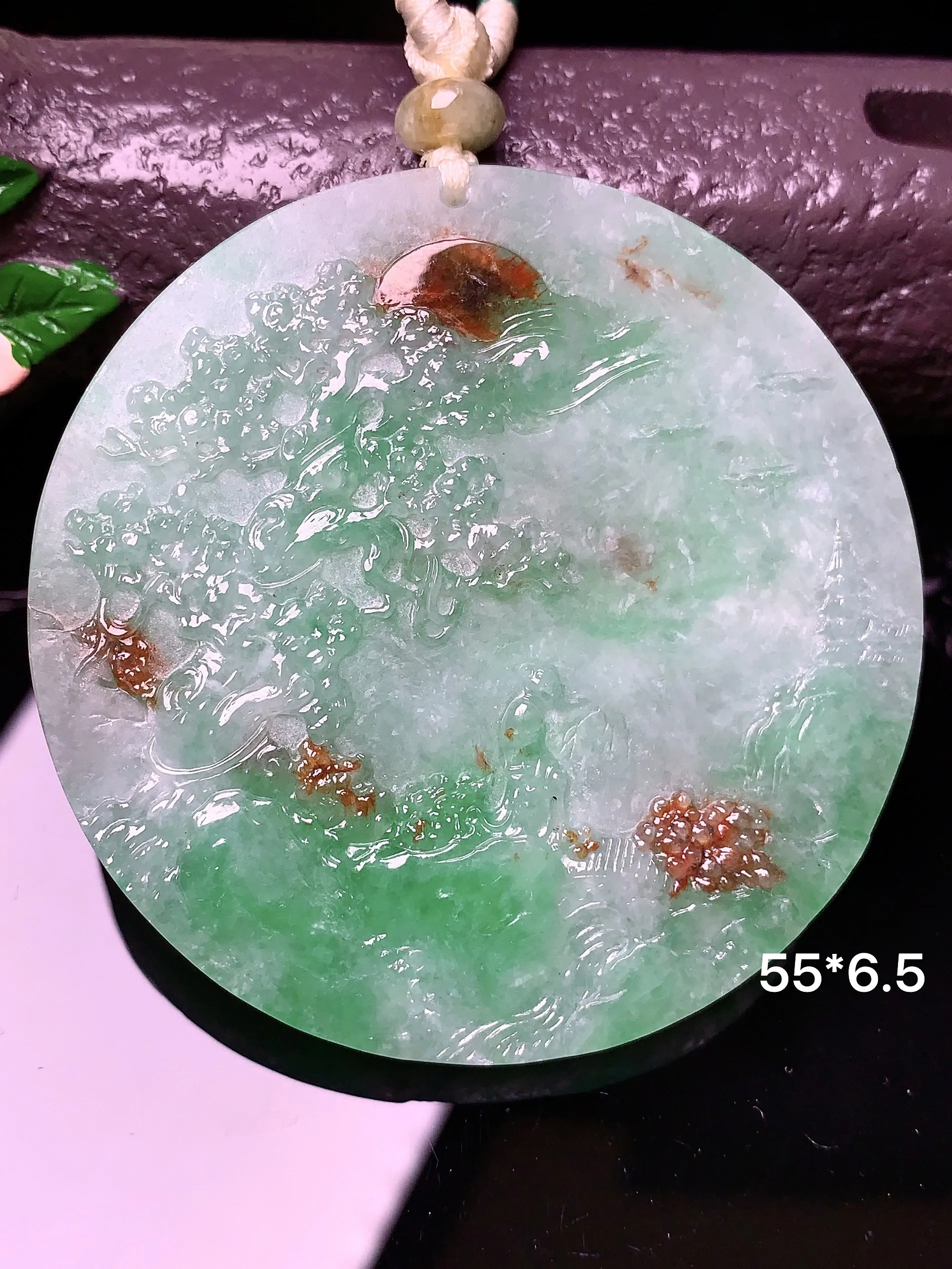 飘绿山水牌子吊坠 玉质细腻 色泽清新艳丽 整体尺寸55*6.5