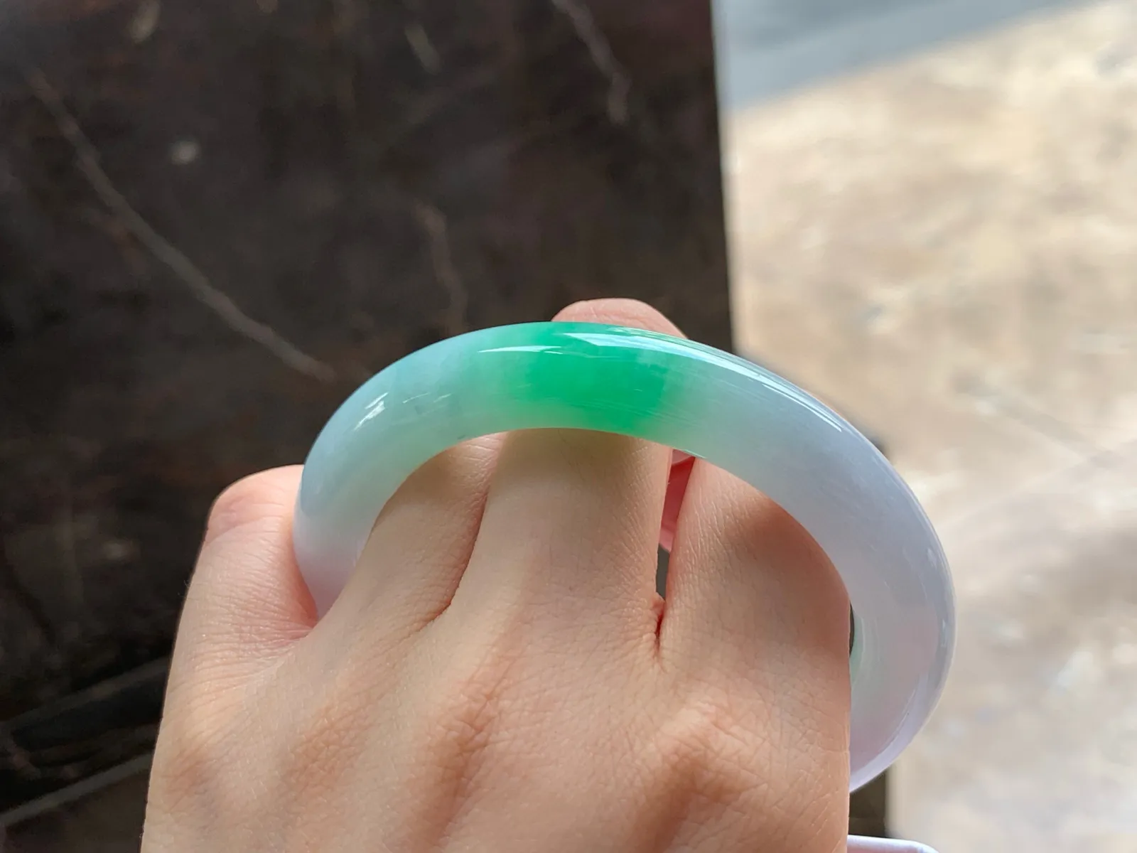 带色福镯
细腻 56/11