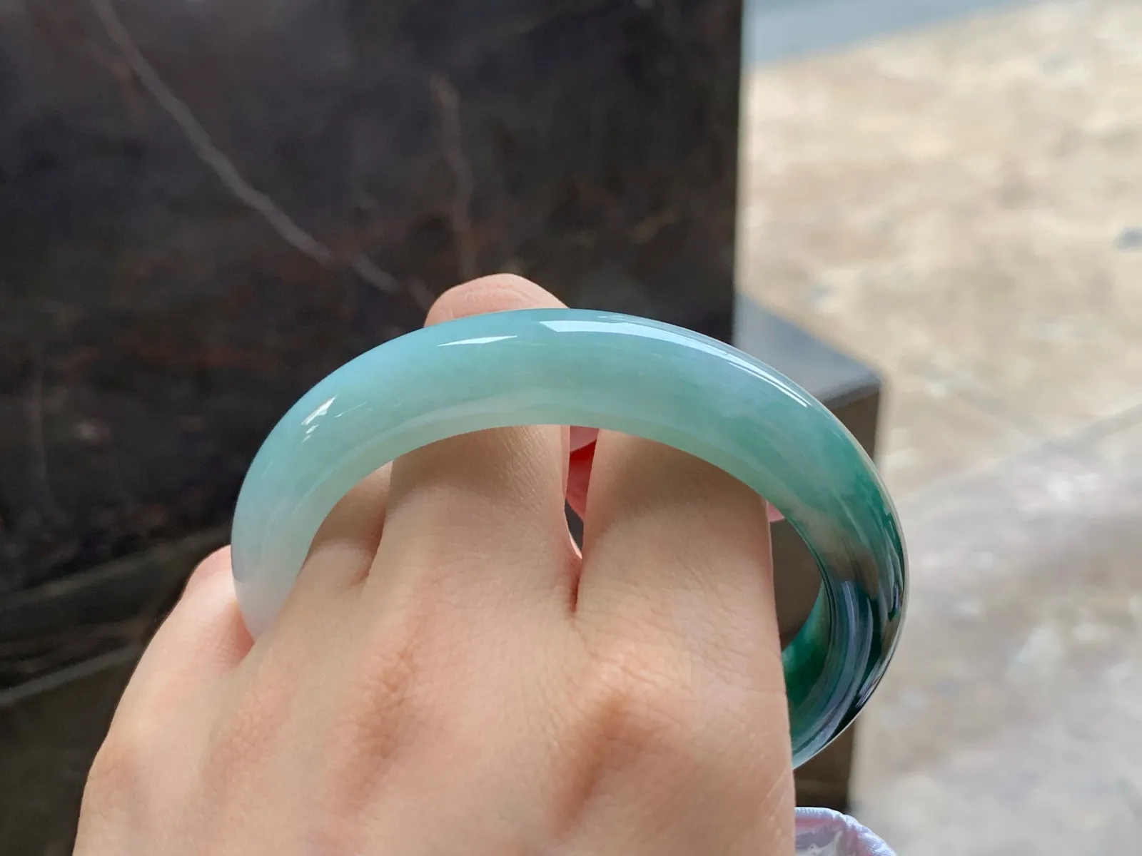 飘花手镯
细腻59/12.6/8.9mm