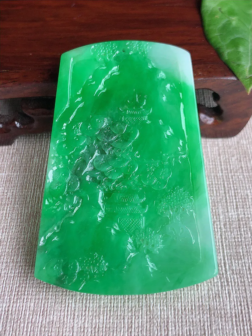 缅甸a货翡翠ddj老坑冰种阳绿意境山水牌吊坠  整体64.2×43.7×6.7mm 42.27