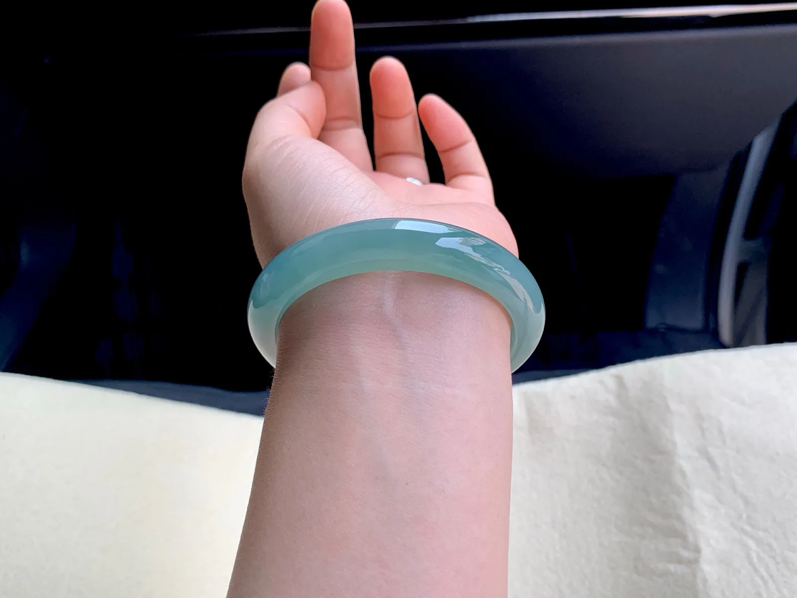 ｜58圈口
半山半水、湖水蓝、冰润起光，实物更好看，