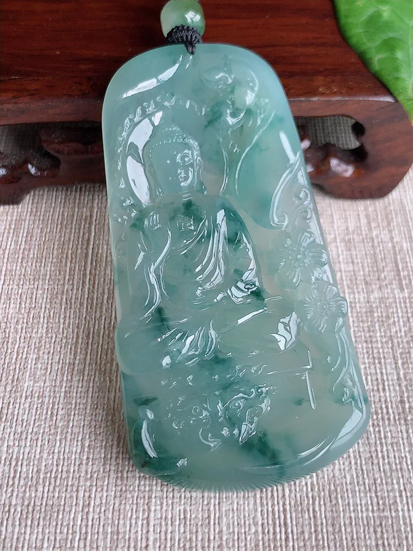 缅甸a货翡翠ddj老坑冰种飘花大日如来吊坠 整体71.3×36.3×6.4mm 40.79