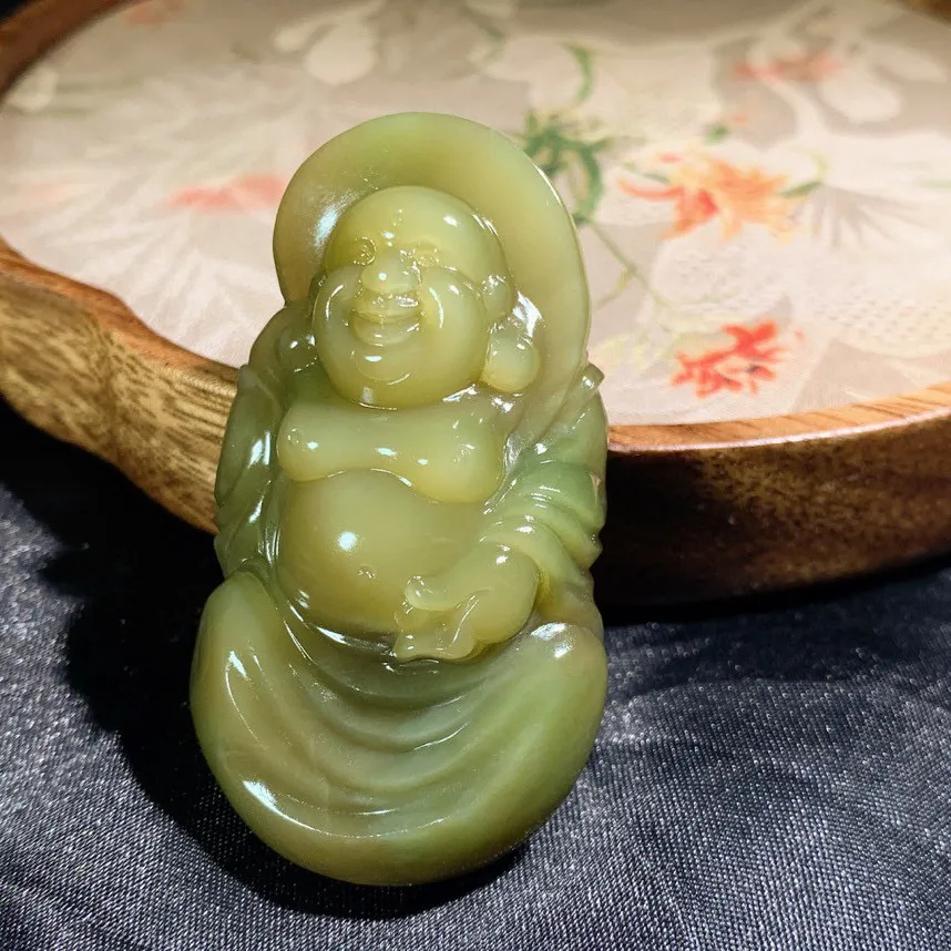 和田玉金猫俄罗斯碧玉佛引福来挂件。尺寸55/30/14重36克 玉质细腻油润。手推出油。品相大气 l