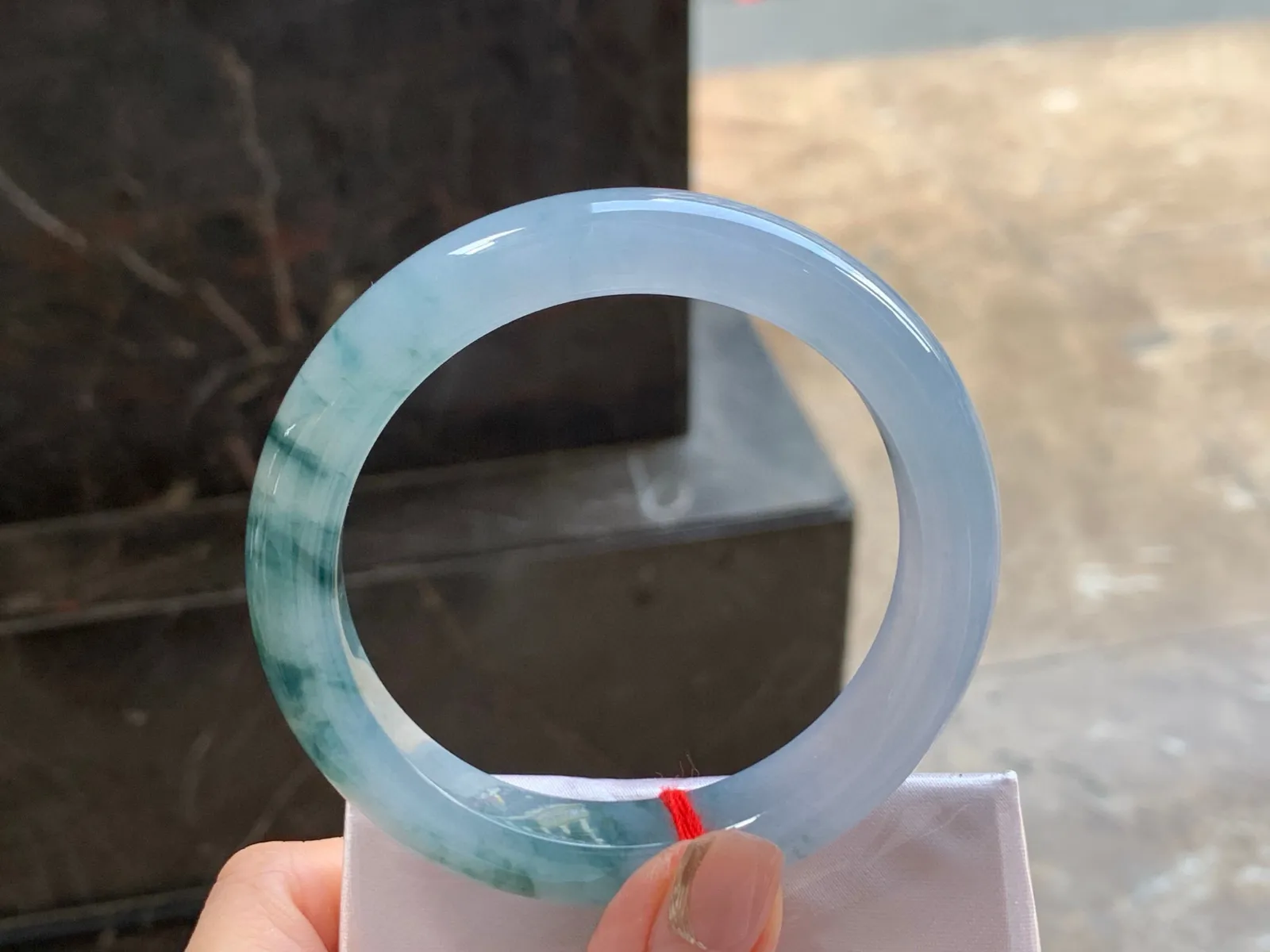 冰淡紫飘花手镯
清爽58.8/11.8/9.2mm