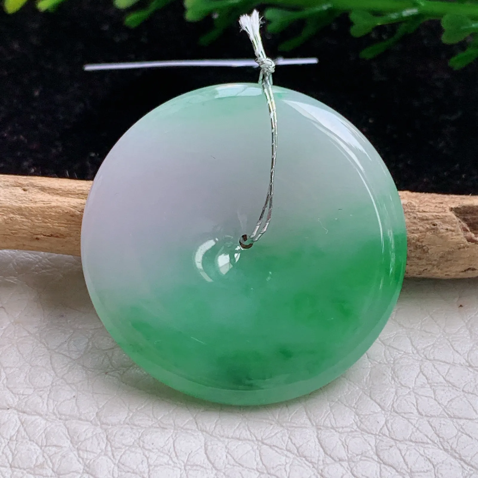 xqa实拍31.2*4.5缅甸A货翡翠平安扣吊坠飘绿时尚玉坠怀古精美