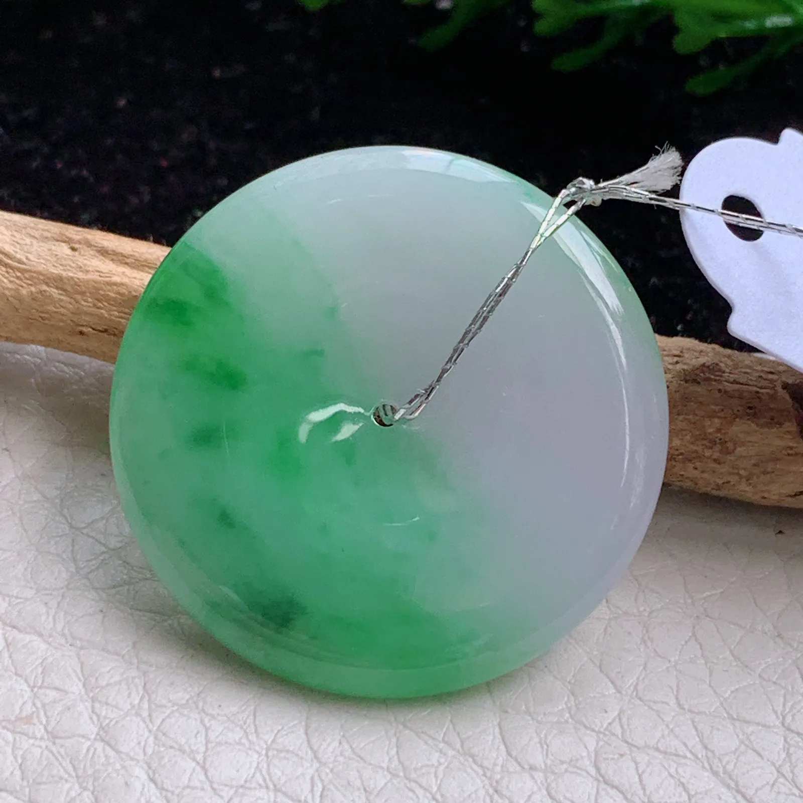 xqa实拍31.2*4.5缅甸A货翡翠平安扣吊坠飘绿时尚玉坠怀古精美