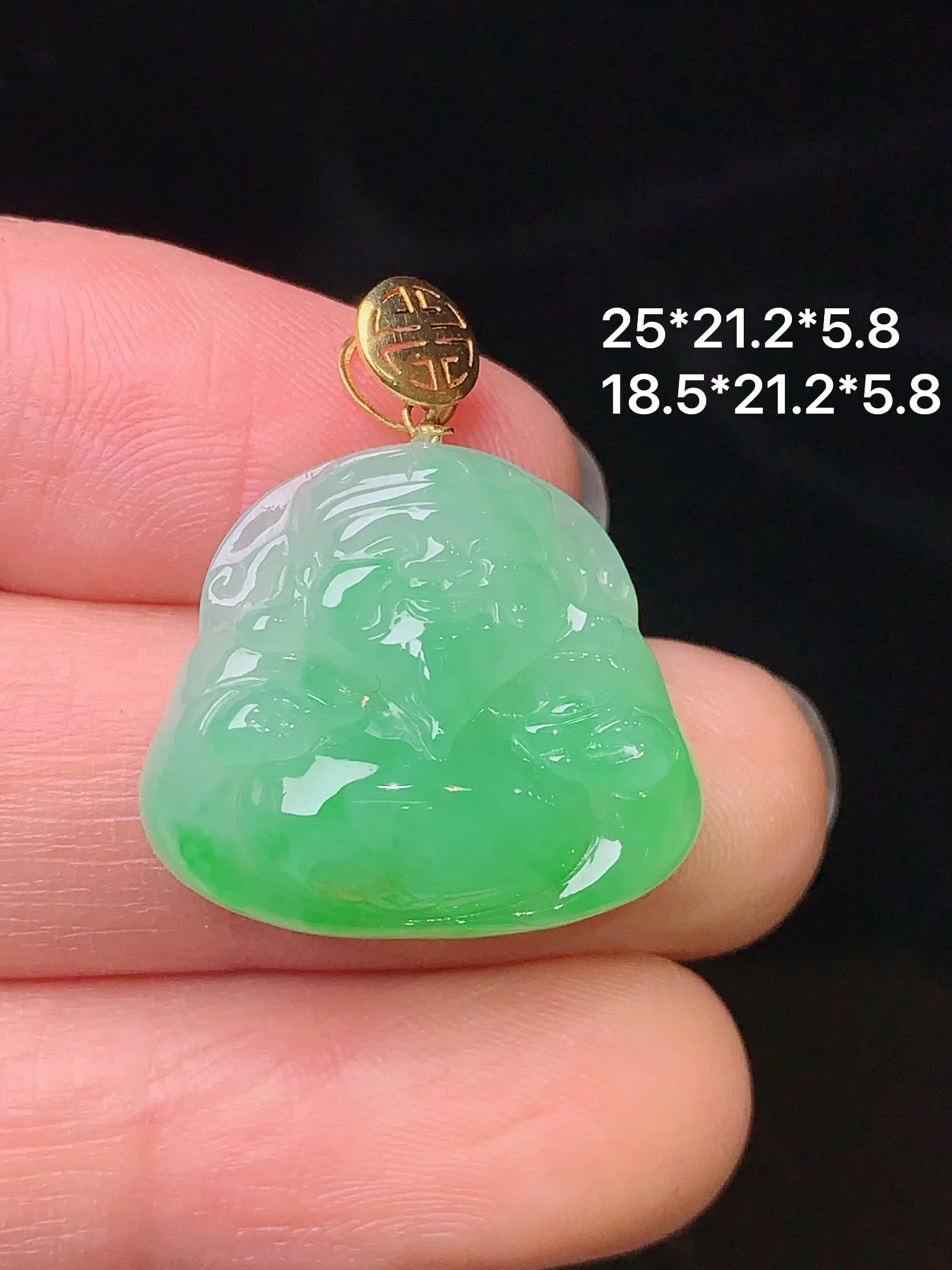 18k金镶嵌翠绿财神吊坠 玉质细腻 色泽清新艳丽 整体尺寸25*21.2*5.8