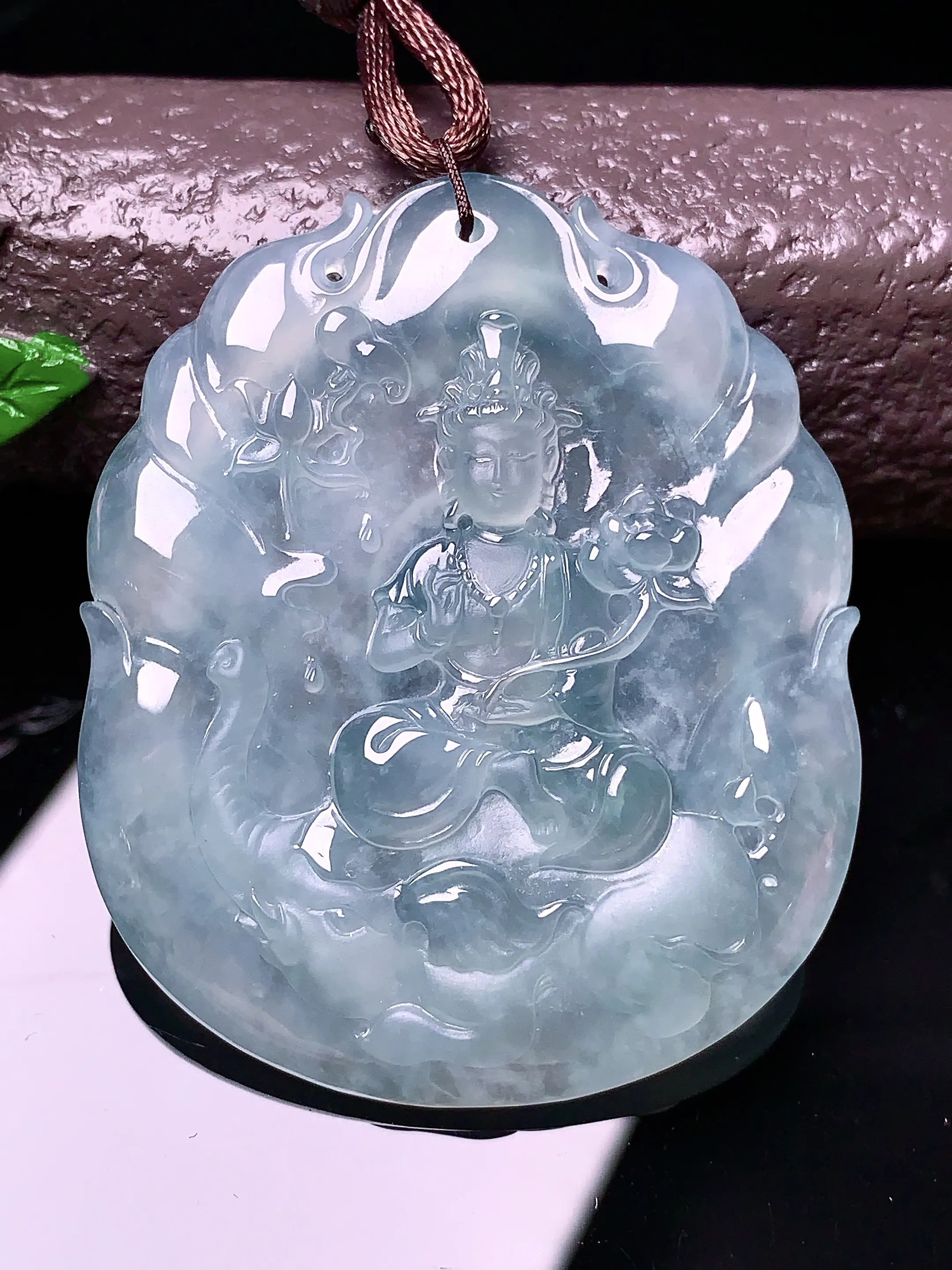 冰种普贤菩萨吊坠 玉质细腻 色泽清新艳丽 整体尺寸50.2*42*5.6