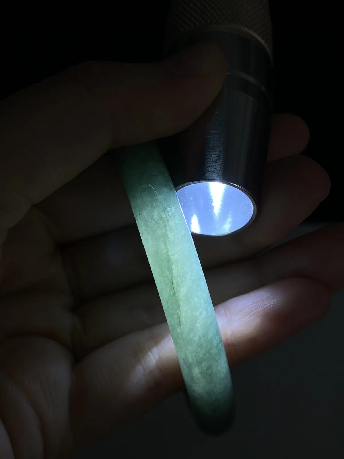 圆镯54.2圈口，冰糯种满圈绿色翡翠手镯
