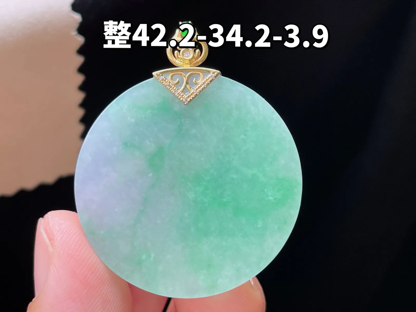 18K 三彩·无事牌圆牌

整42.2-34.2-3.9