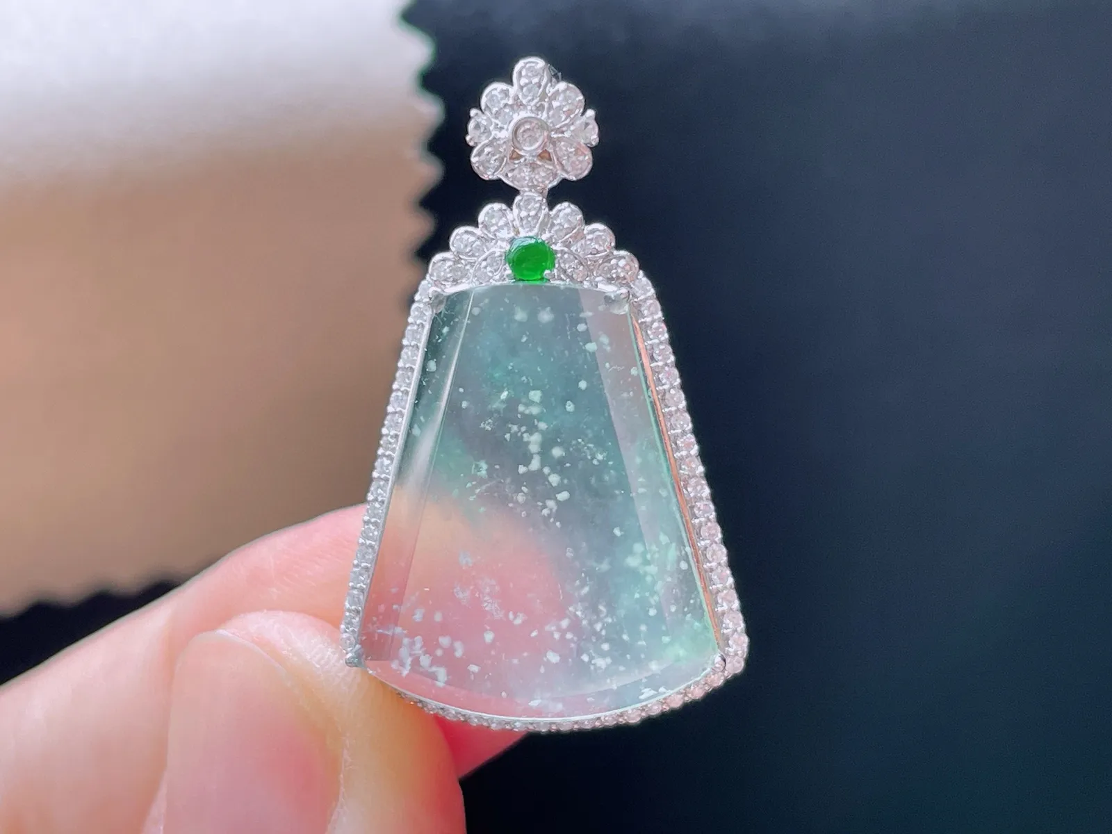 18K 冰种雪花棉·无事牌

整32.6-20.1-7.6
裸20.8-18.1-2