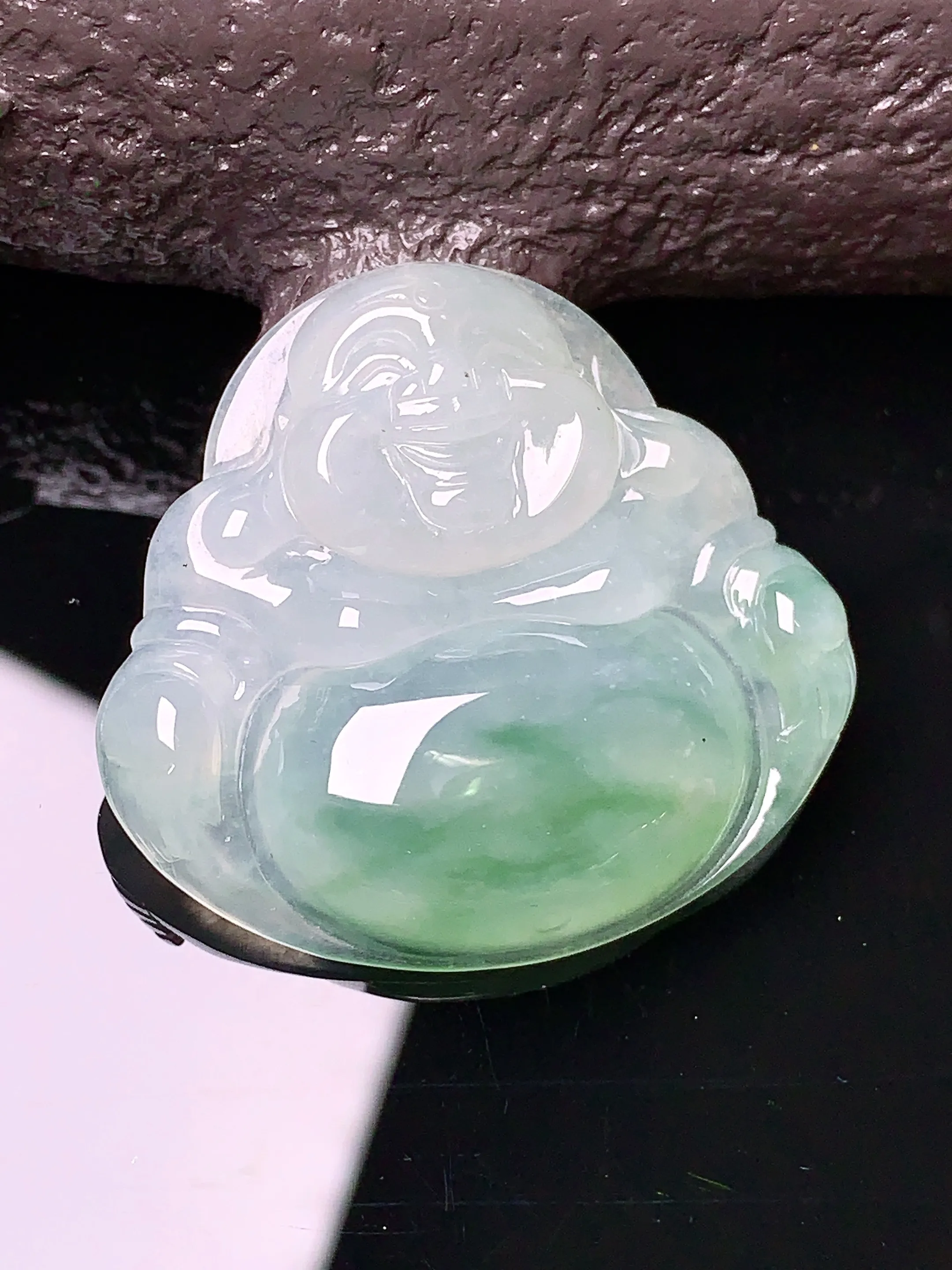 飘绿佛公吊坠 玉质细腻 色泽清新艳丽 整体尺寸31*33.5*6.2