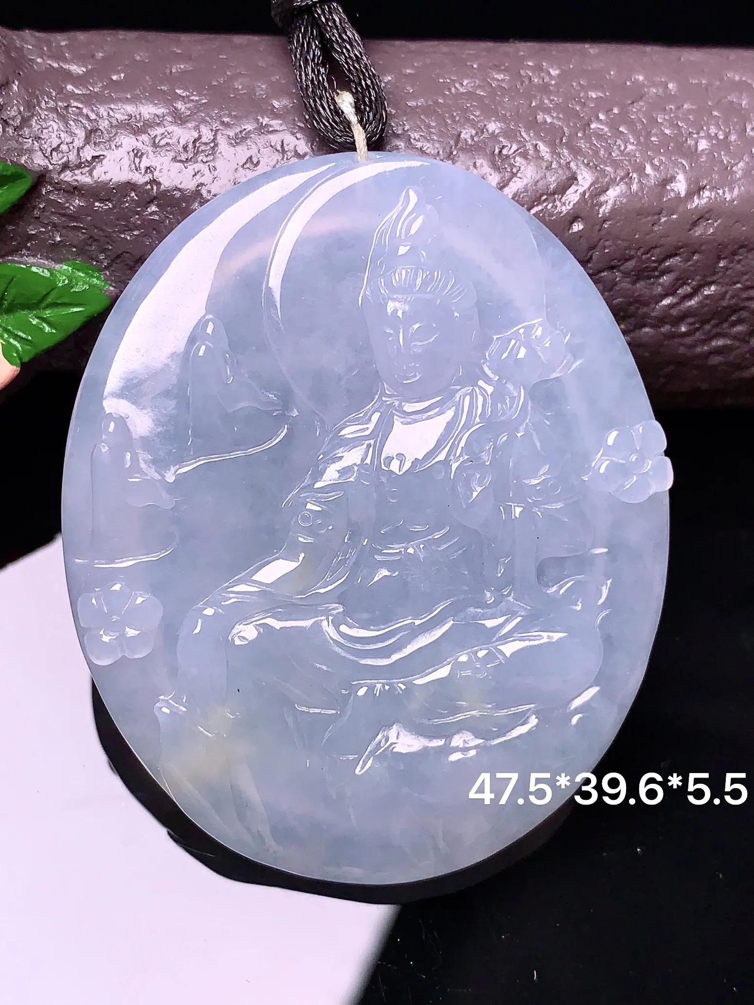 冰种观音吊坠 玉质细腻 色泽清新艳丽 整体尺寸47.5*39.6*5.5
