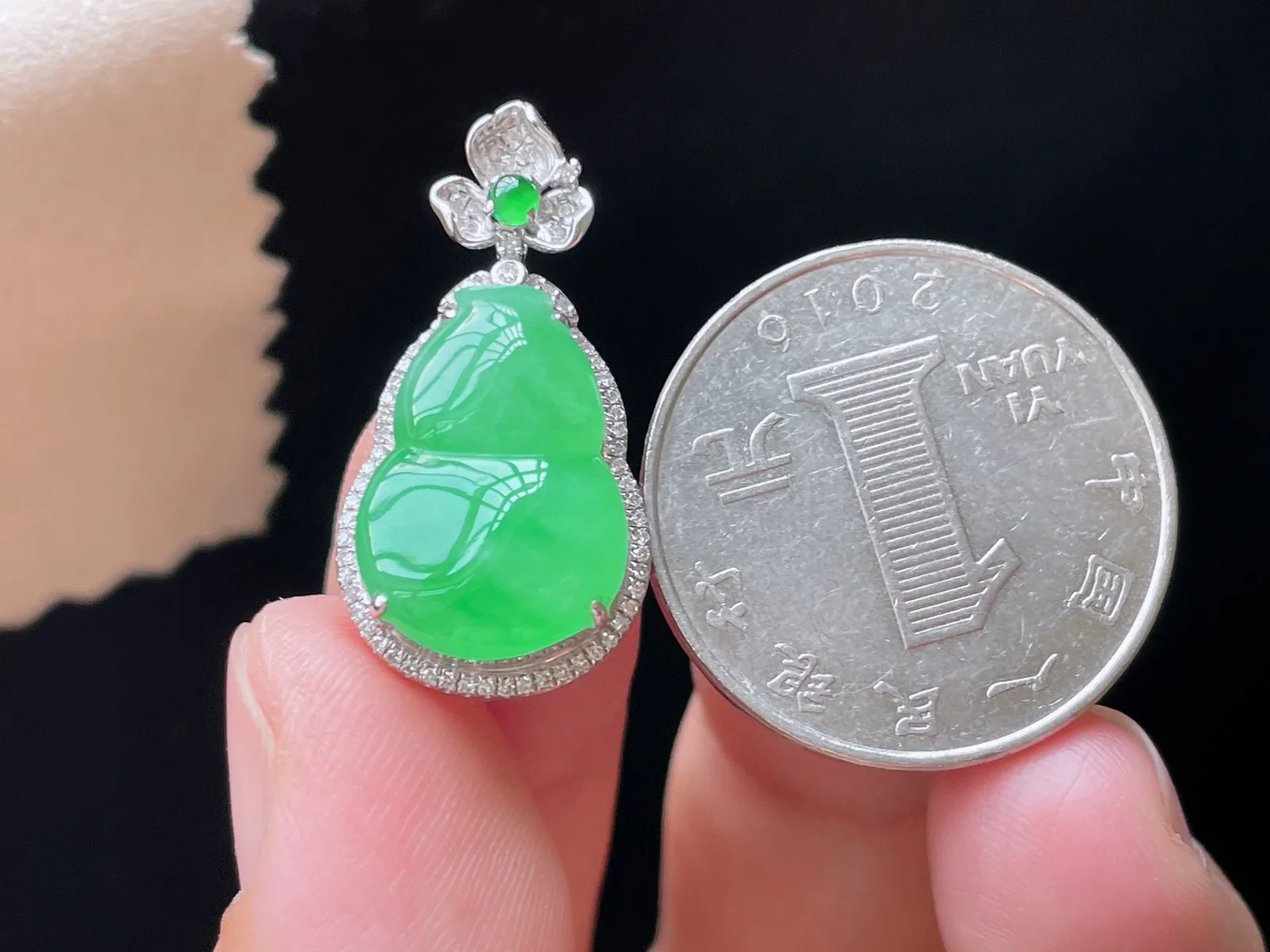 18K 满色·葫芦

整28.7-14.1-7.6
裸16.8-11.8-3