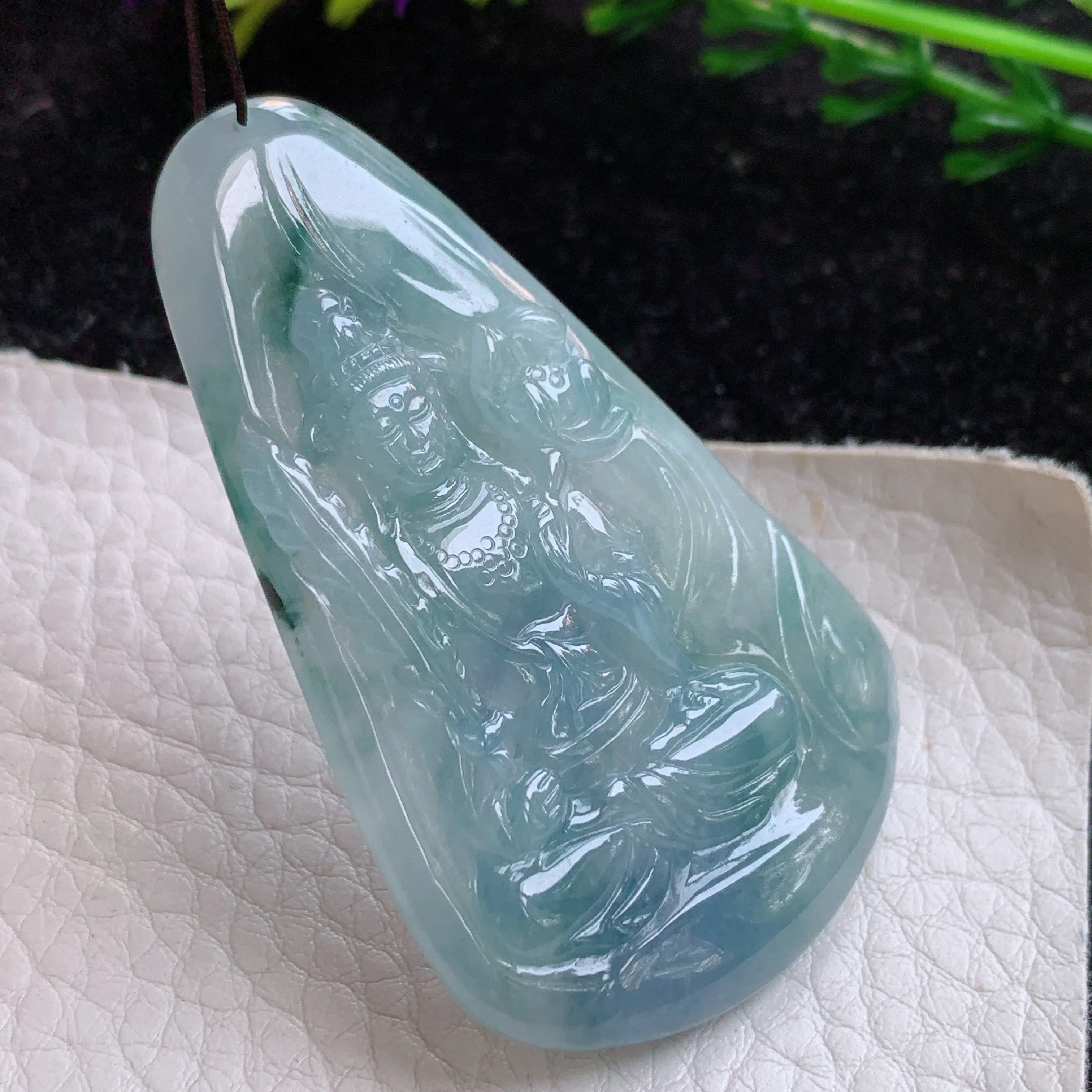 lz实拍56.3*34.6*5.5缅甸A货翡翠蓝紫飘花虚空藏菩萨玉坠 生肖牛虎守护神