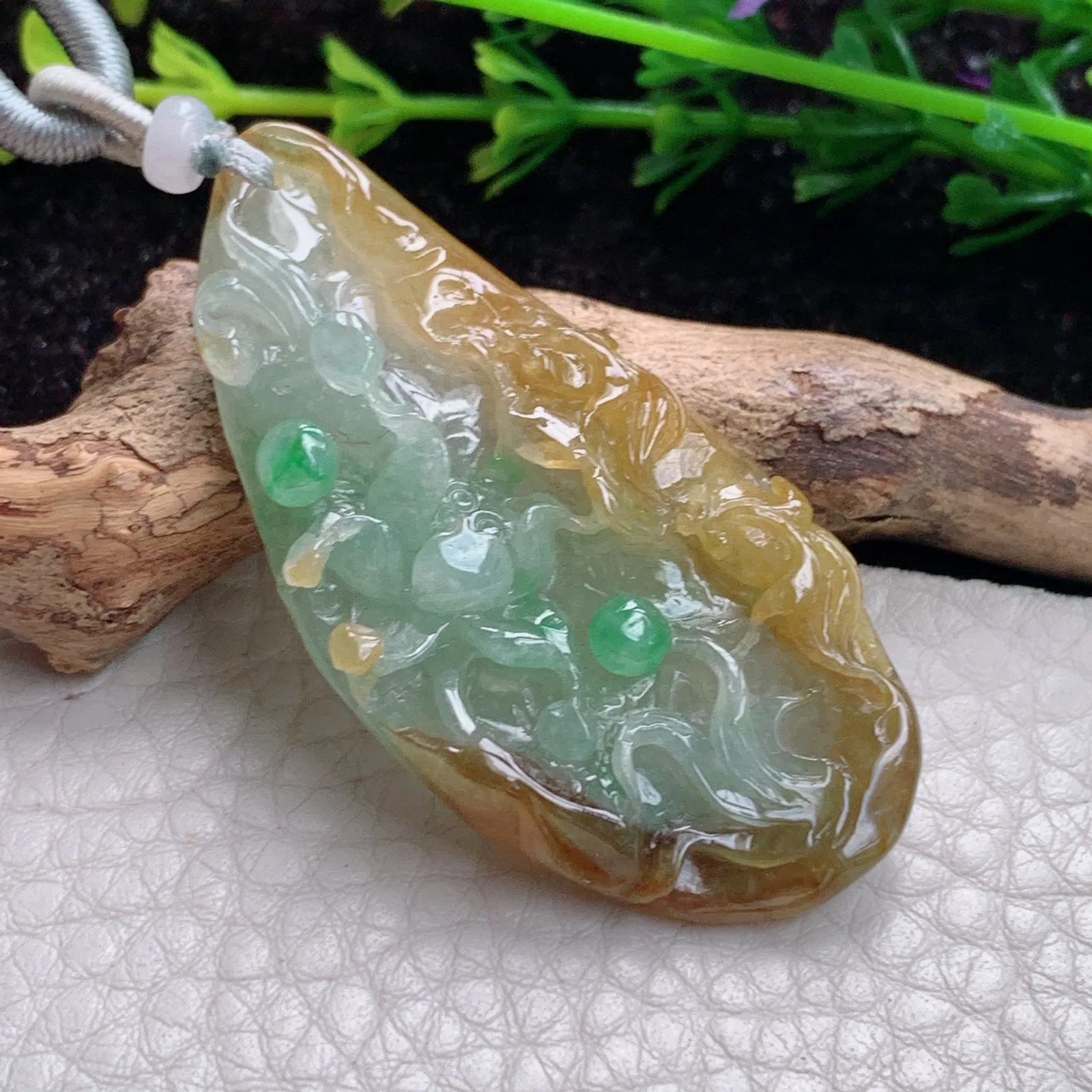 mz实拍50.6*25.3*6.2缅甸翡翠A货特色莲年有余 一品清廉玉坠