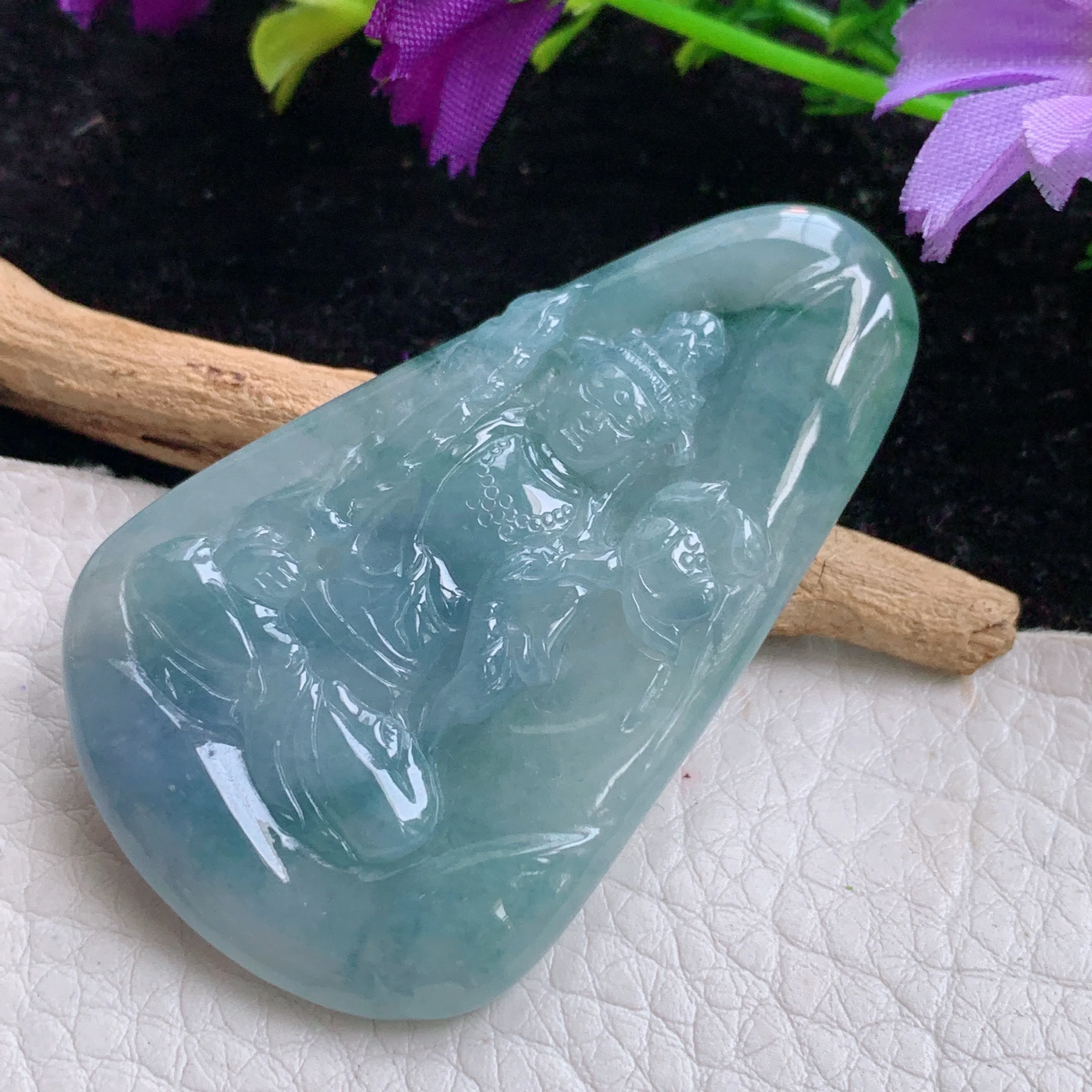 lz实拍56.3*34.6*5.5缅甸A货翡翠蓝紫飘花虚空藏菩萨玉坠 生肖牛虎守护神
