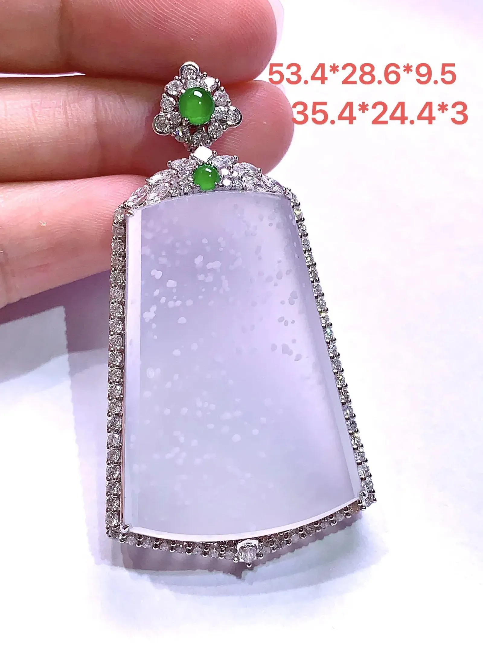 18k金钻镶嵌高冰雪花棉无事牌吊坠玉质细腻 大气整体尺寸53.4*28.6*9.5