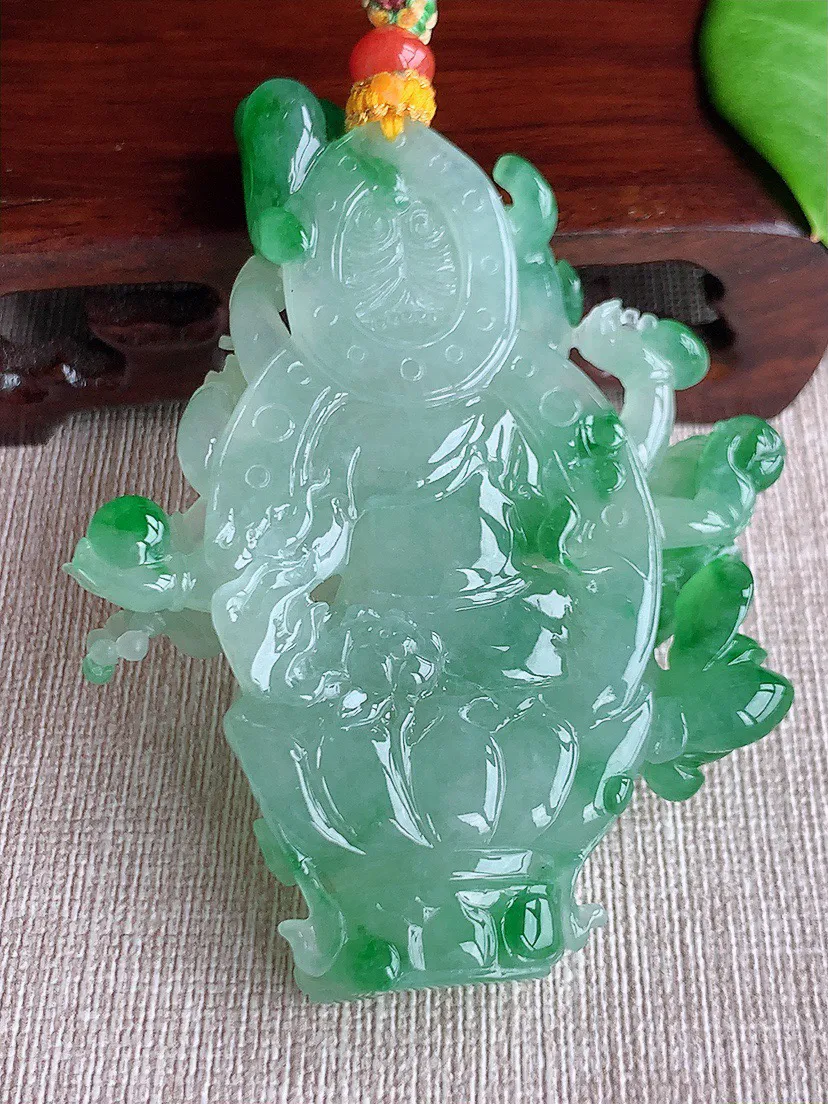 缅甸a货翡翠ddj老坑冰种飘绿千手观音吊坠 整体75.6×58×11.7mm 66.28