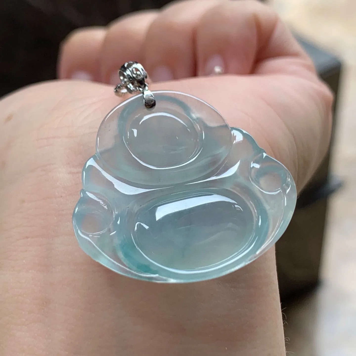 冰种飘花坐佛
清爽 金扣