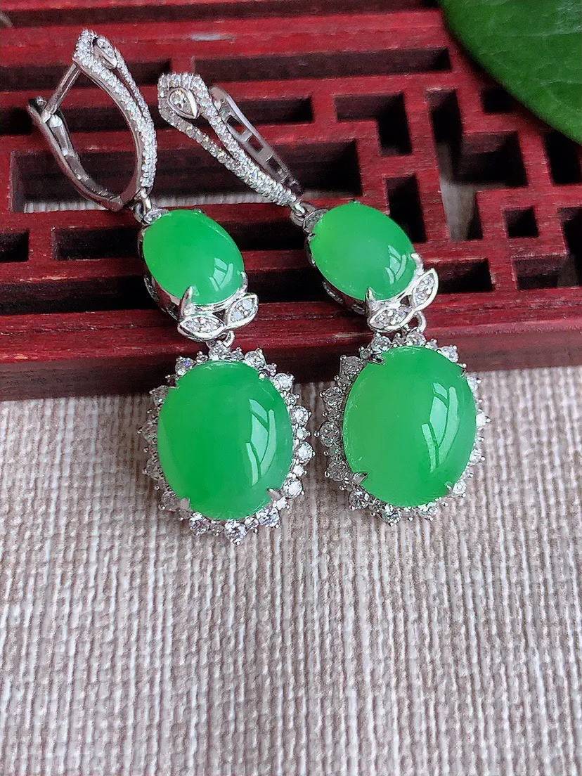 缅甸a货翡翠ddj老坑冰种18K金镶嵌甜绿蛋面耳坠 整体11.2×9.3×7.6mm 7.19