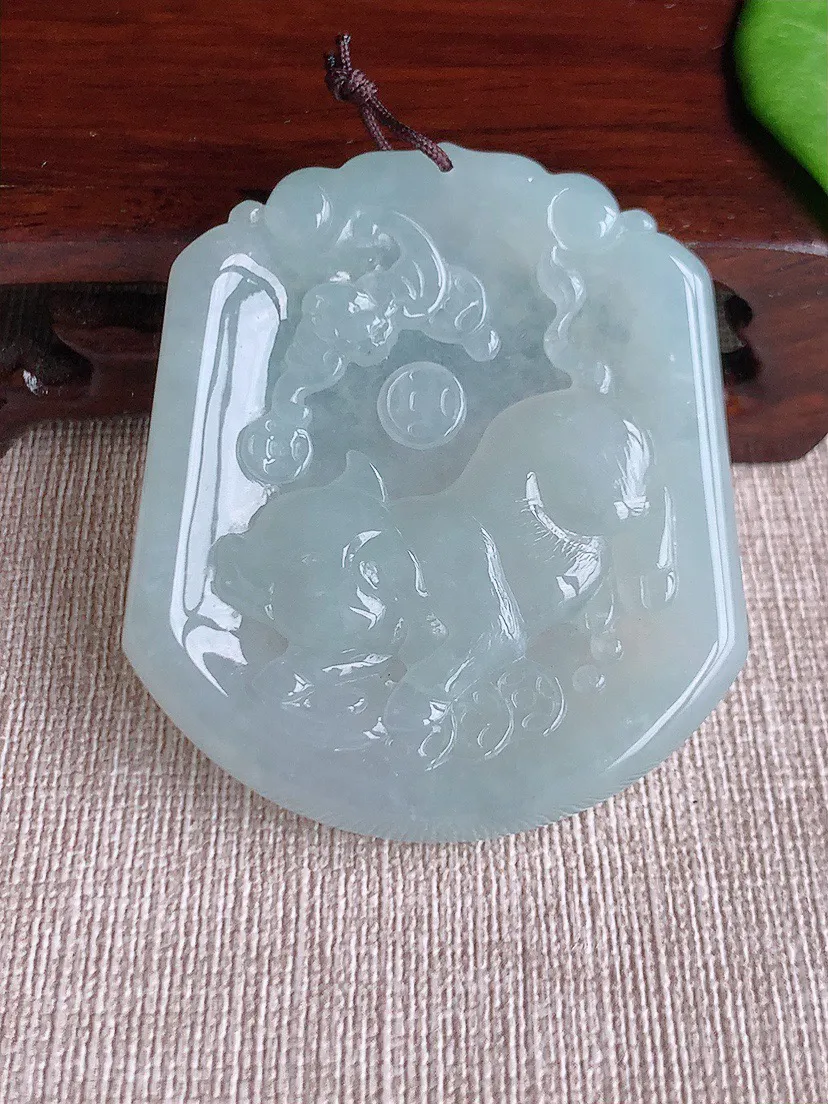 缅甸a货翡翠ddj老坑冰种晴水一刀切生肖猪吊坠 整体52×46×5.7mm 31.75