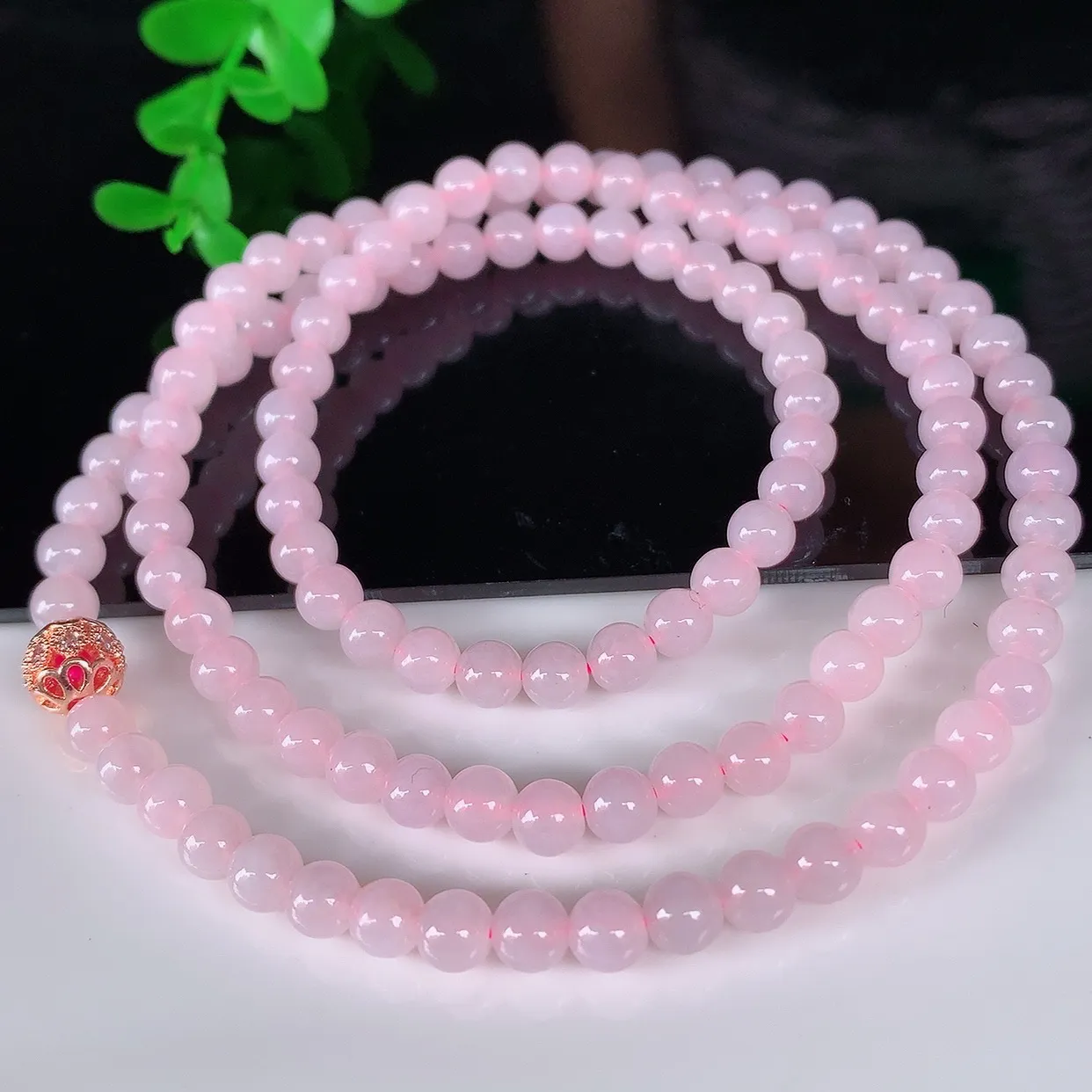 自然光实拍，冰润冰种粉紫圆珠项链  翡翠项链 （装饰扣）玉质细腻  冰清玉润  颜色漂亮  #003.3尺寸5.5mm