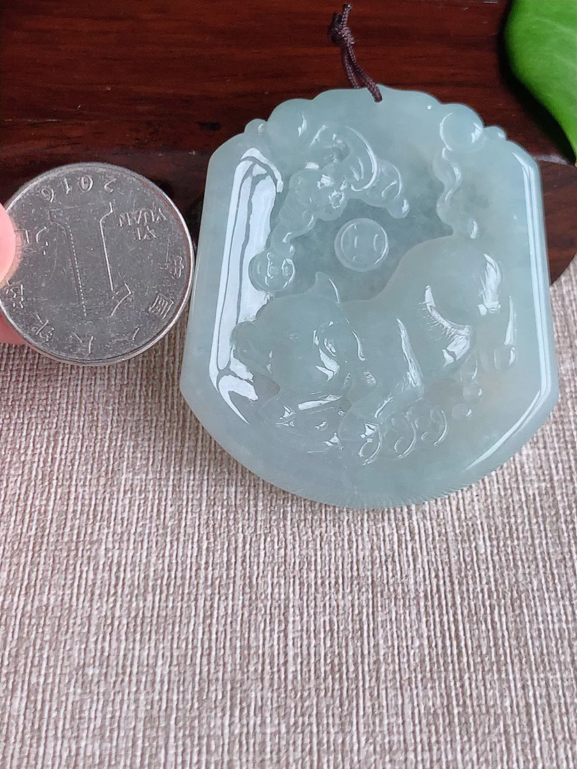 缅甸a货翡翠ddj老坑冰种晴水一刀切生肖猪吊坠 整体52×46×5.7mm 31.75