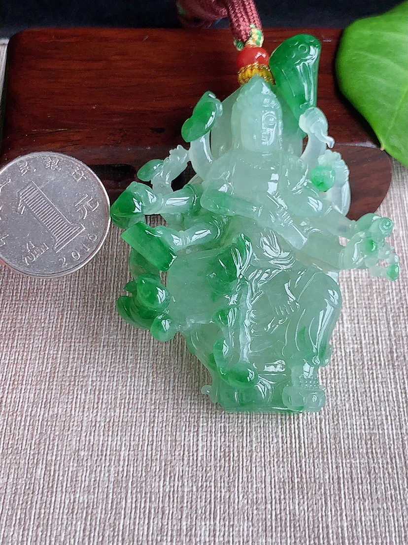 缅甸a货翡翠ddj老坑冰种飘绿千手观音吊坠 整体75.6×58×11.7mm 66.28