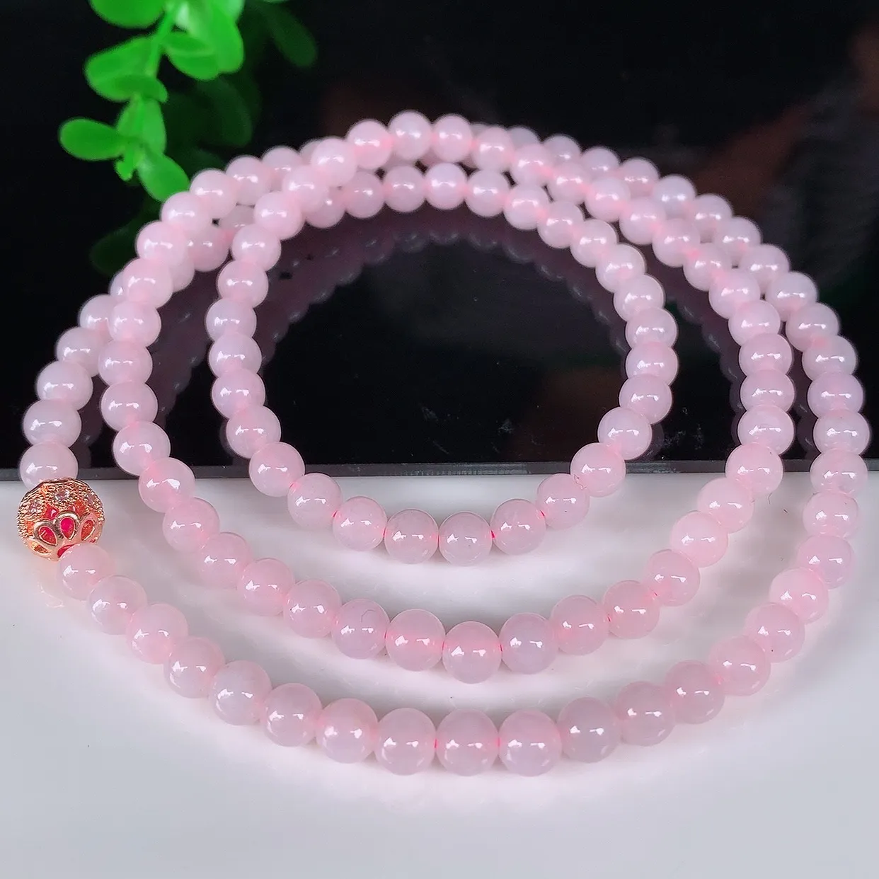 自然光实拍，冰润冰种粉紫圆珠项链  翡翠项链 （装饰扣）玉质细腻  冰清玉润  颜色漂亮  #003.3尺寸5.5mm