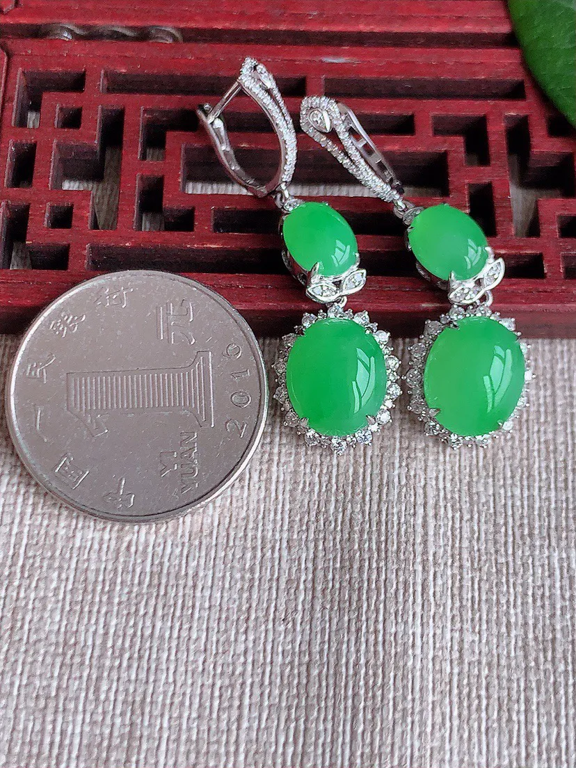 缅甸a货翡翠ddj老坑冰种18K金镶嵌甜绿蛋面耳坠 整体11.2×9.3×7.6mm 7.19