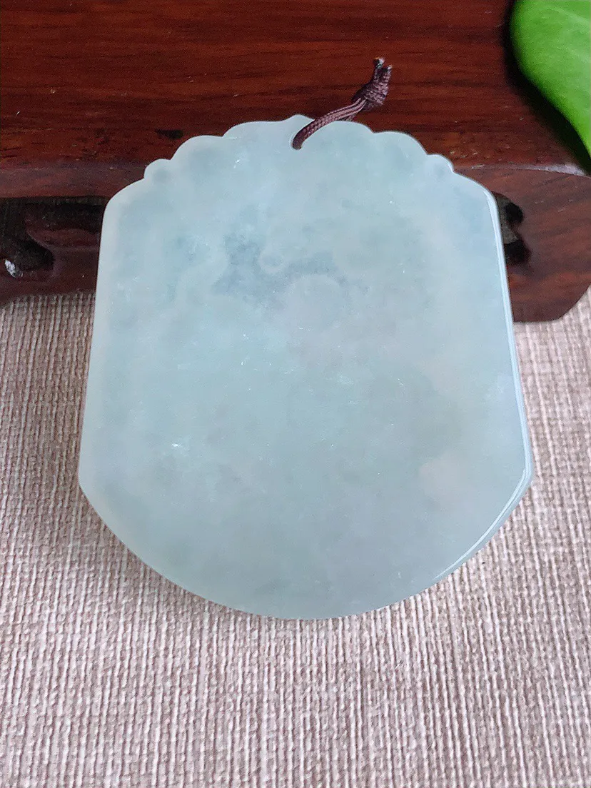 缅甸a货翡翠ddj老坑冰种晴水一刀切生肖猪吊坠 整体52×46×5.7mm 31.75