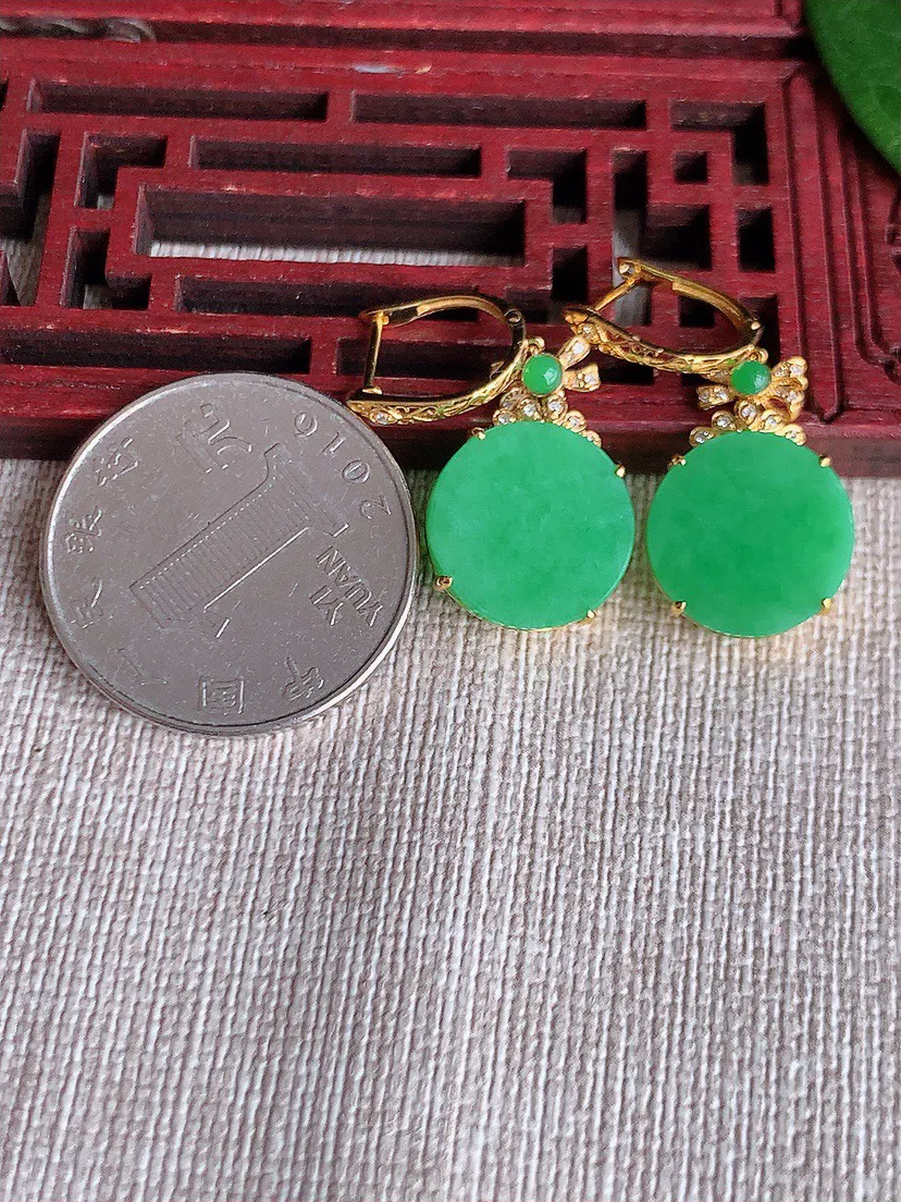 缅甸a货翡翠ddj老坑冰种18K金镶嵌甜绿无事牌耳坠 整体13.5×4.5mm 4.36