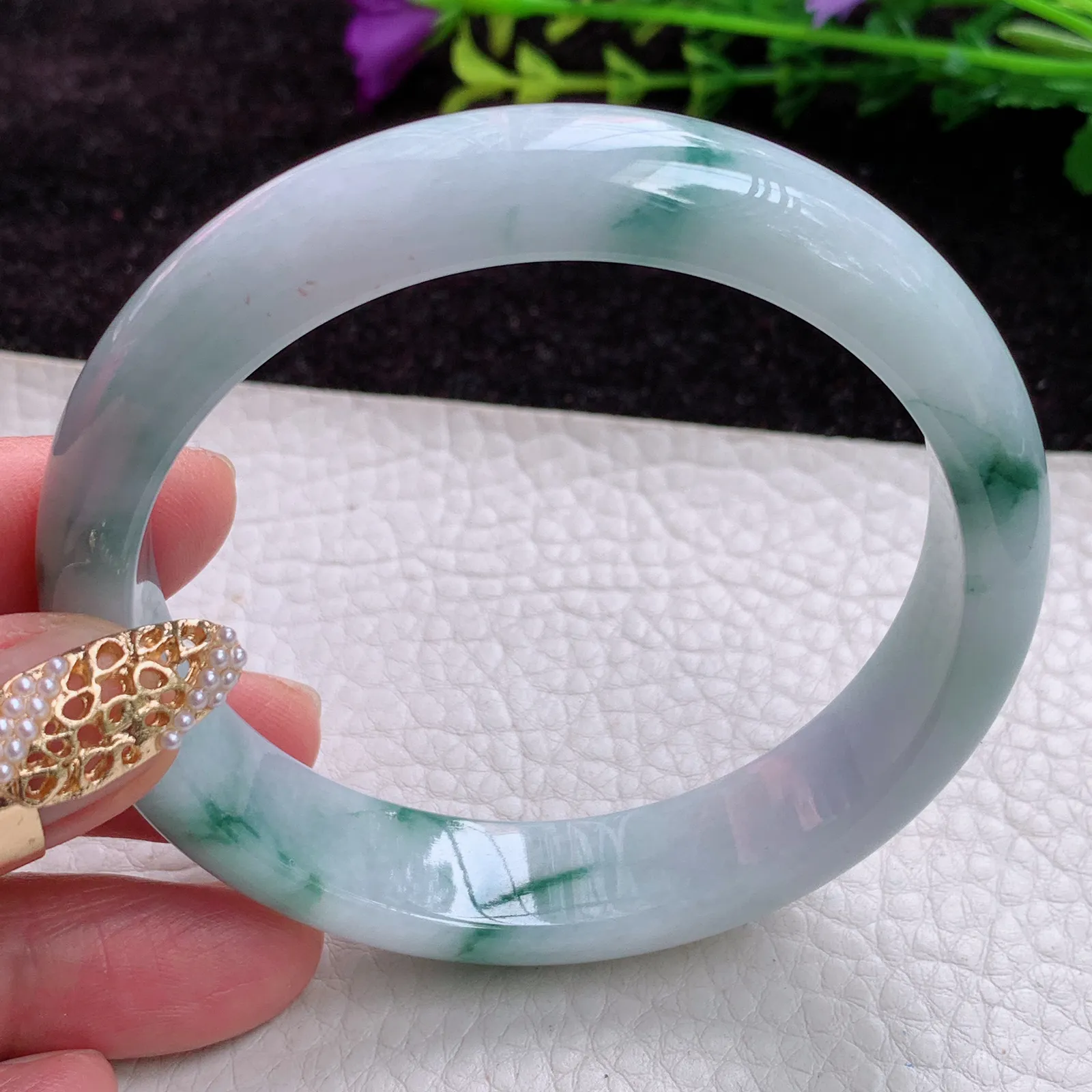 js实拍59*13.6*7.7缅甸翡翠胶感飘逸时尚百搭宽边玉手镯 玉手环