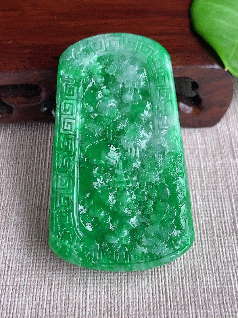 缅甸a货翡翠ddj老坑冰种阳绿意境山水牌吊坠  整体61.3×36×9mm 42.70