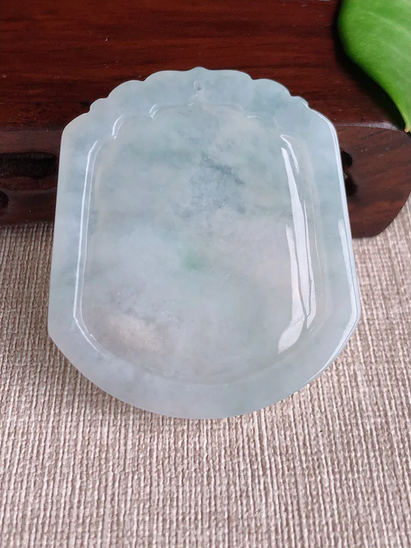 缅甸a货翡翠ddj老坑冰种生肖狗吊坠 整体59×43×5.7mm 26.35