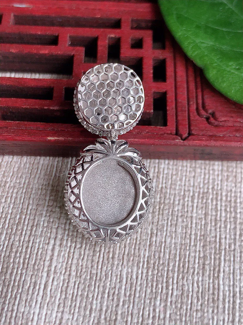 缅甸a货翡翠ddj老坑冰种18K金镶嵌甜绿蛋面吊坠 整体30.8×14.8×8.6裸石11.7×10.7mm 5.93