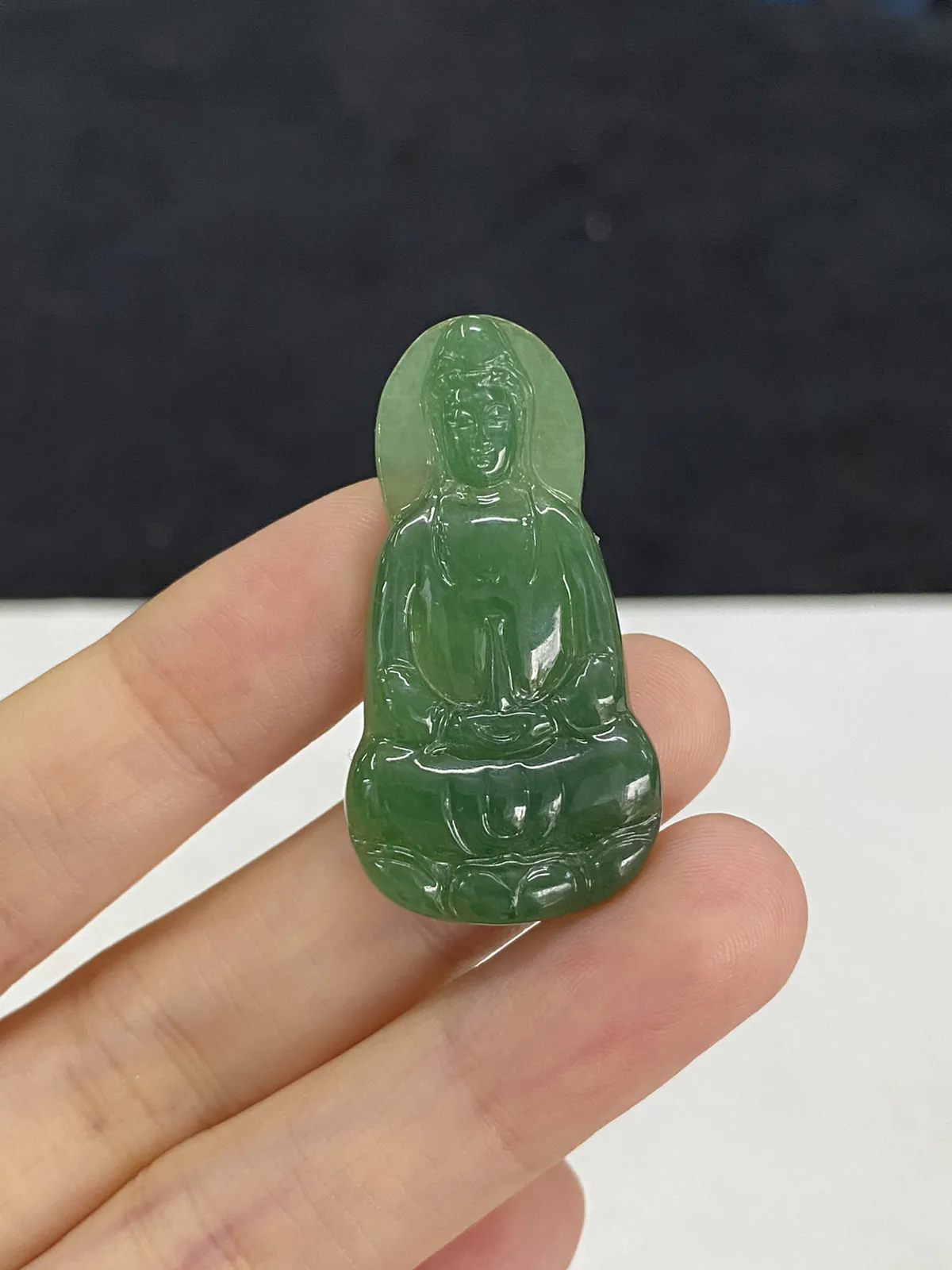 翡翠观音裸石