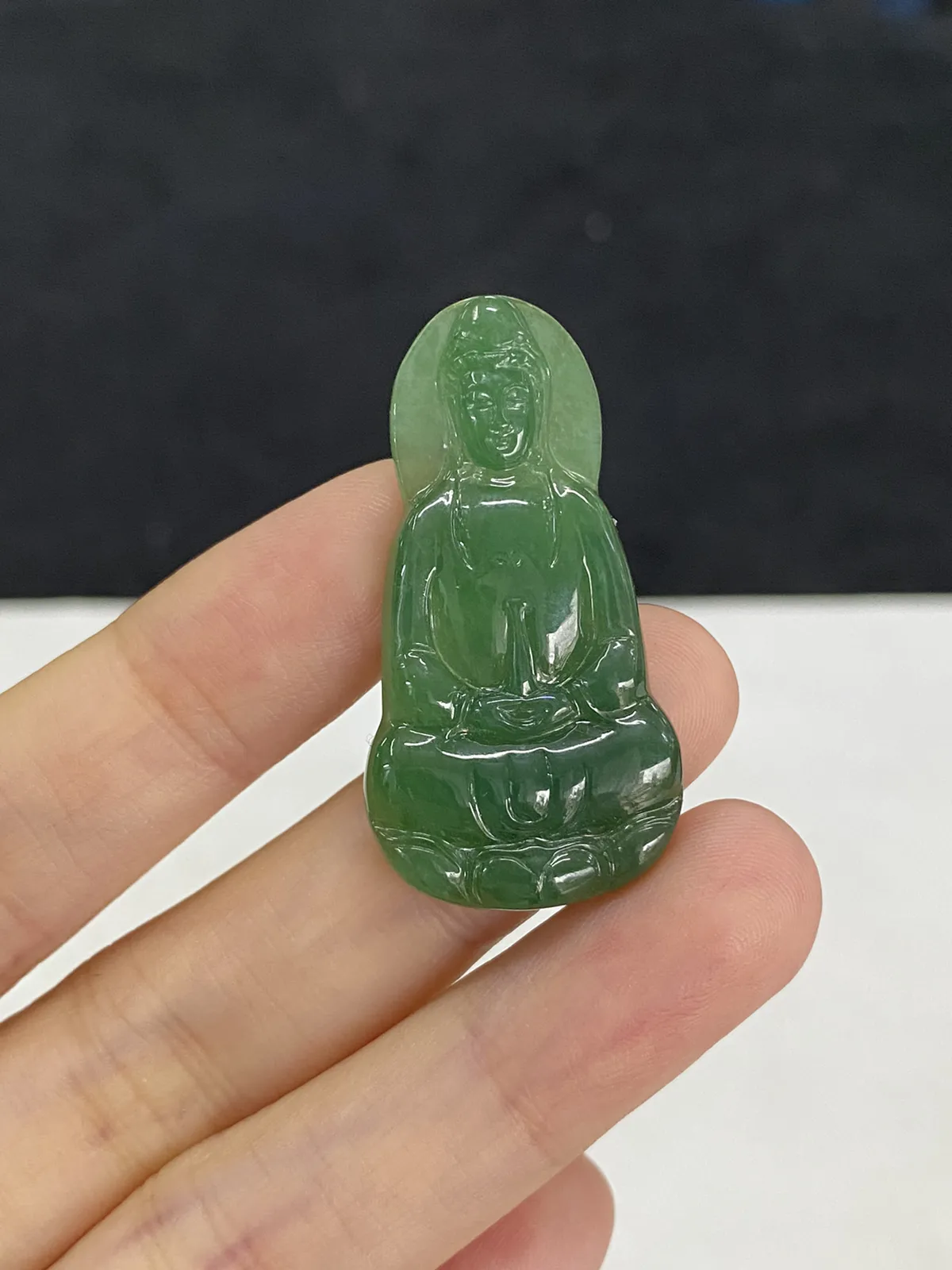 翡翠观音裸石