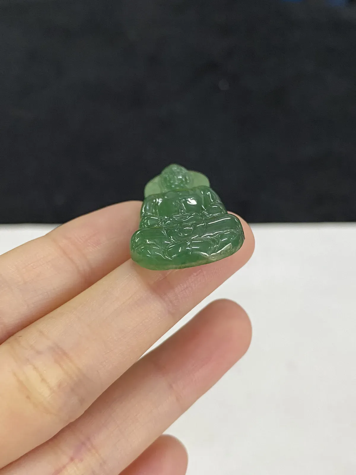 翡翠观音裸石