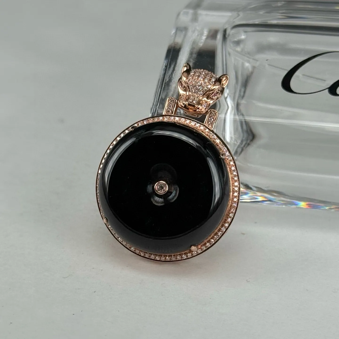 精品18k墨翠平安扣吊坠 种好色正 黑度极好 打灯通透 油性十足