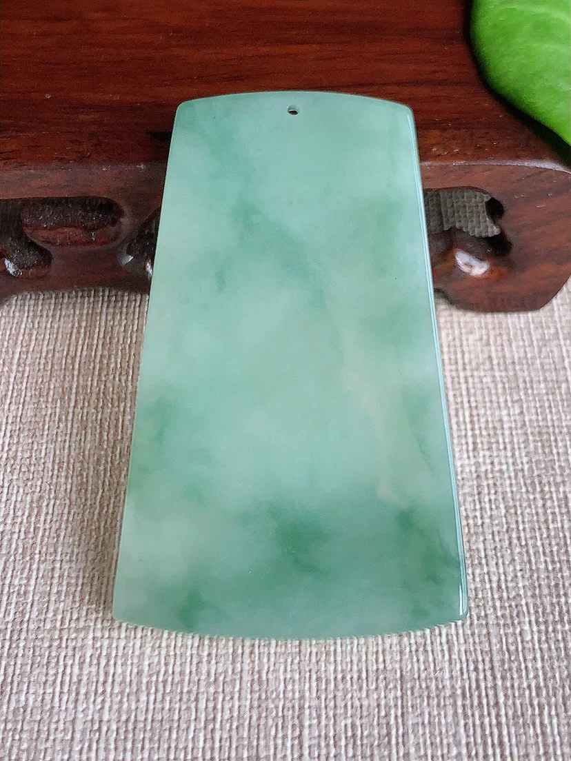 缅甸a货翡翠ddj老坑冰种大日如来吊坠 整体48×29×4.5mm 10.95