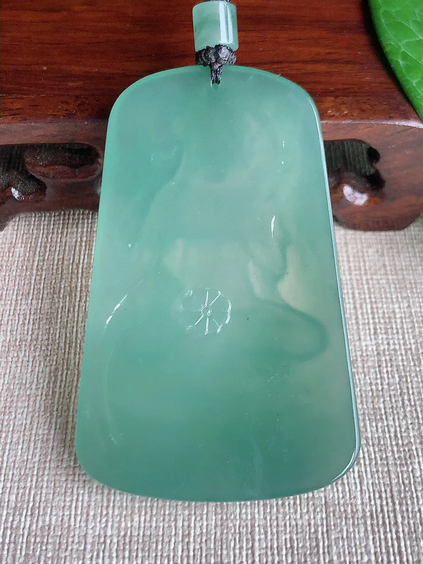 缅甸a货翡翠ddj老坑冰润晴底大势至菩萨吊坠 整体62.3×38.6×5.4mm 33.78