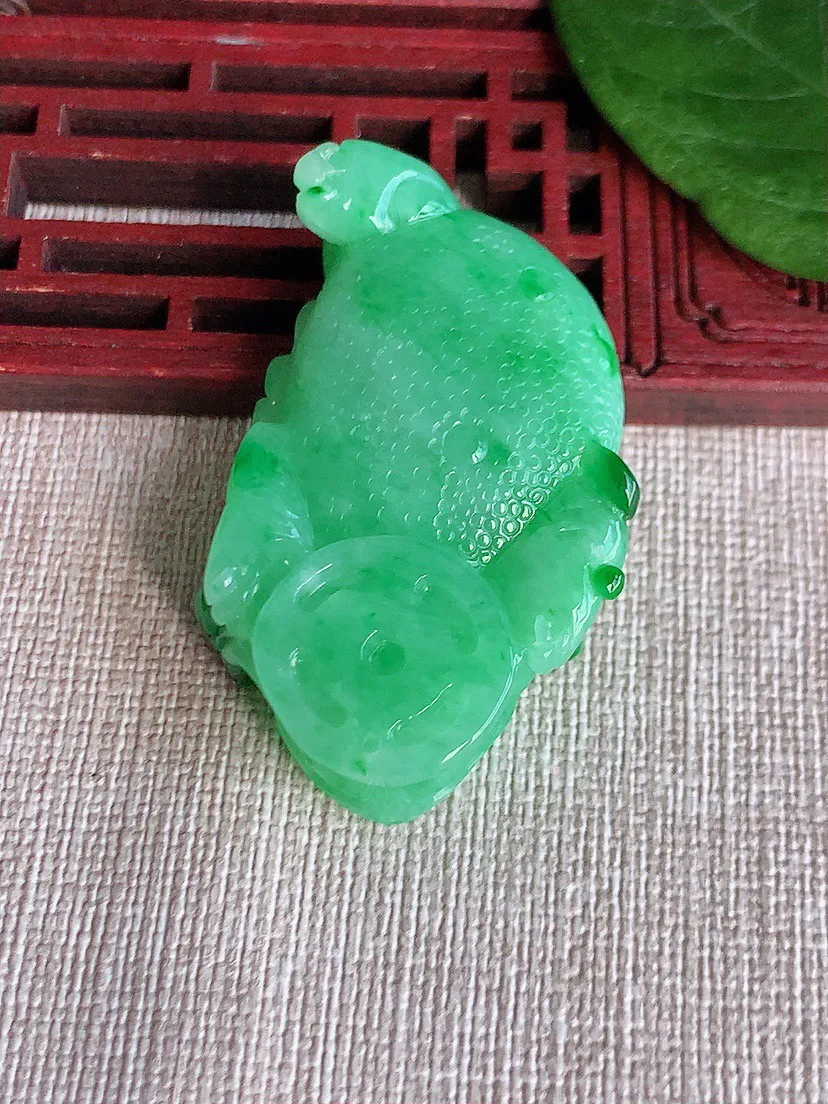 缅甸a货翡翠ddj老坑冰润满绿招财金蟾吊坠 整体44.6×27.5×12.5mm 30.36