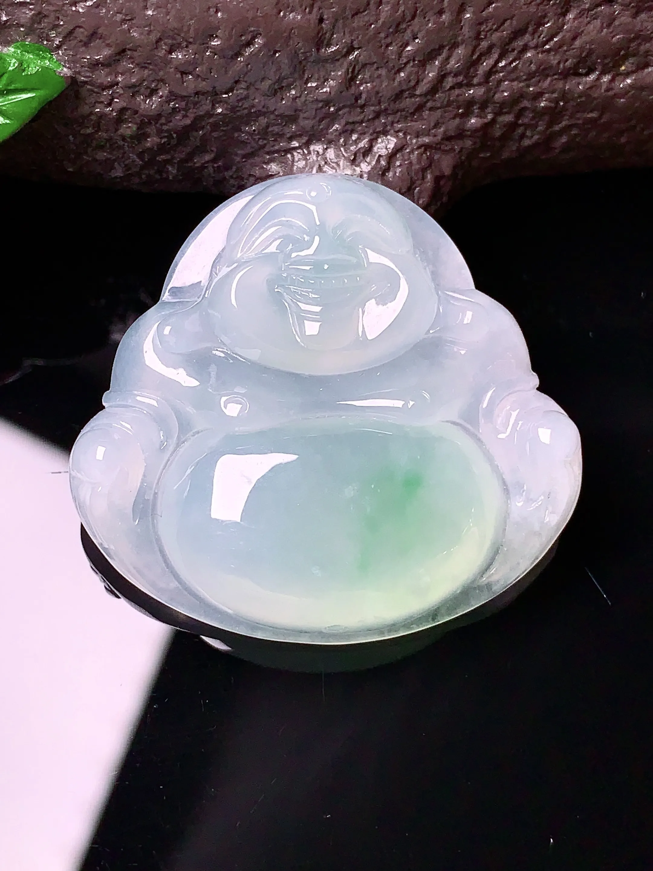 飘绿佛公吊坠 玉质细腻 色泽艳丽 整体尺寸30*32.3*6.6