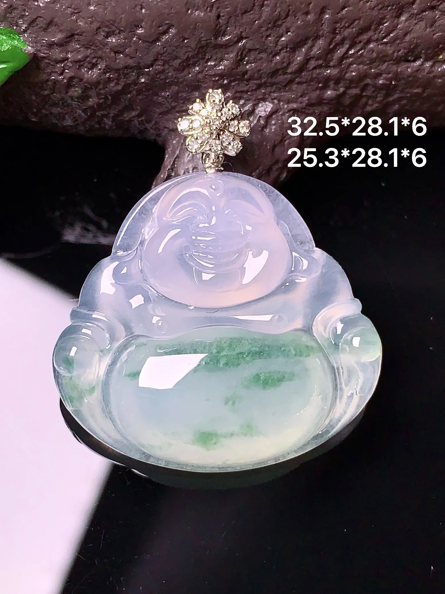 18k金钻镶嵌吊坠 玉质细腻 色泽艳丽 整体尺寸32.5*28.1*6