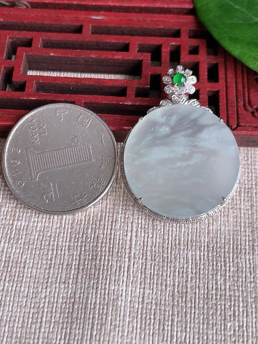 缅甸a货翡翠ddj老坑冰种925银镶嵌白月光无事牌吊坠 整体34.7×25.5×5.8裸石23.8mm 6.08