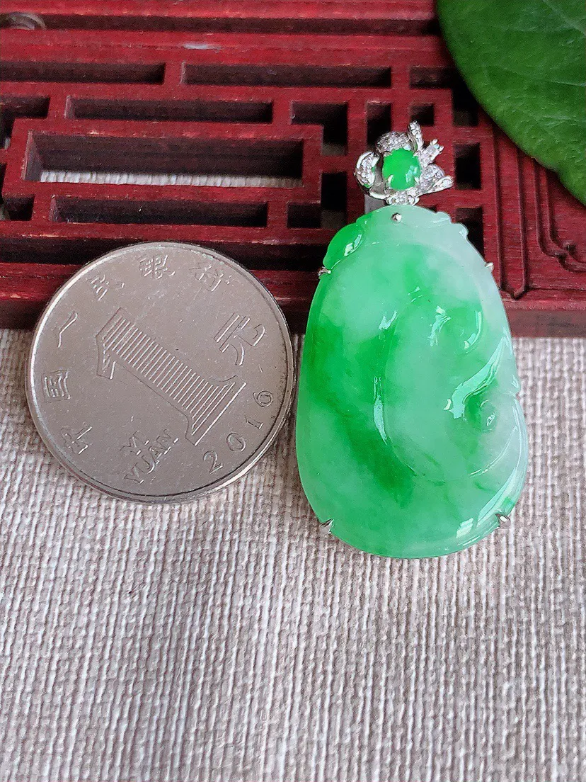 缅甸a货翡翠ddj老坑冰种18K金镶嵌飘阳绿如意吊坠 整体40.3×31×20×5.7mm 7.23
